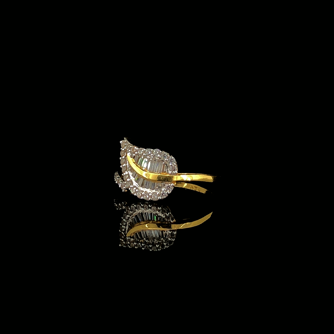 Leaf Shape ring in 18kt Gold