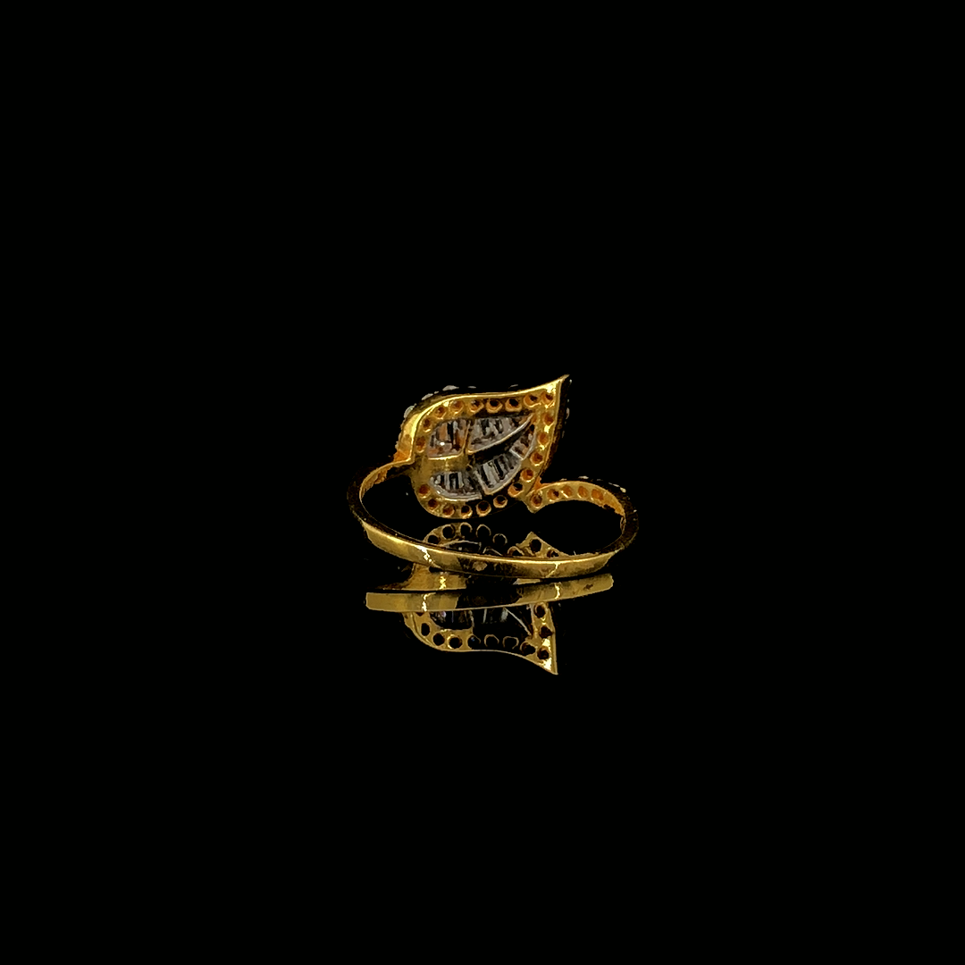 Leaf Shape ring in 18kt Gold