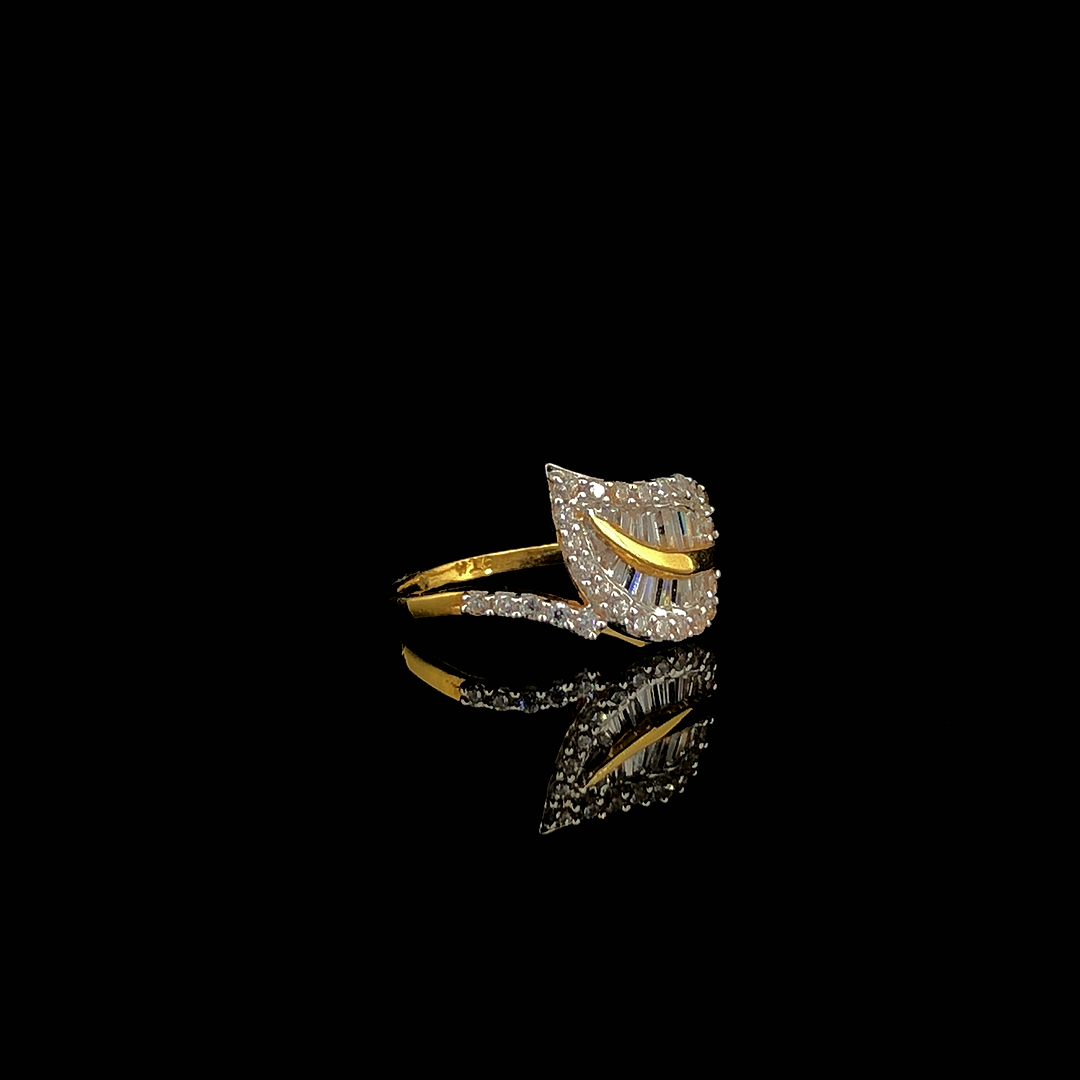 Leaf Shape ring in 18kt Gold