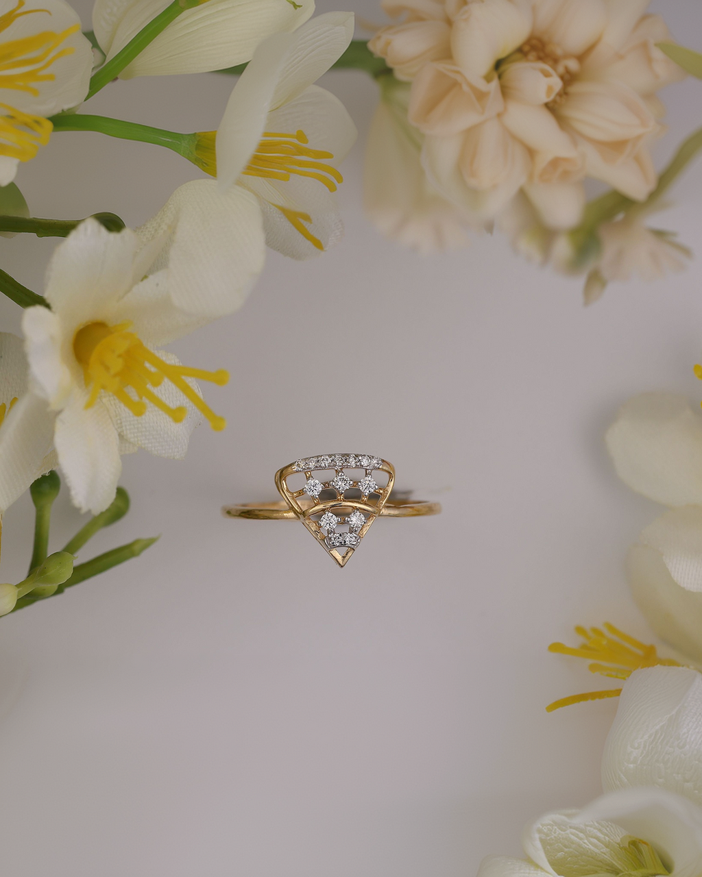 Diamond Shield Lattice Ring