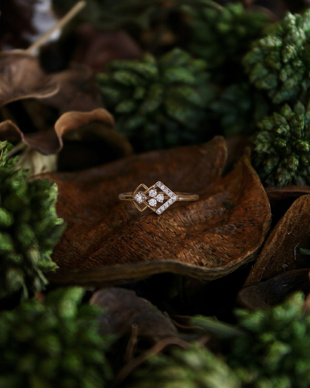 Double Rhombus Diamond Ring