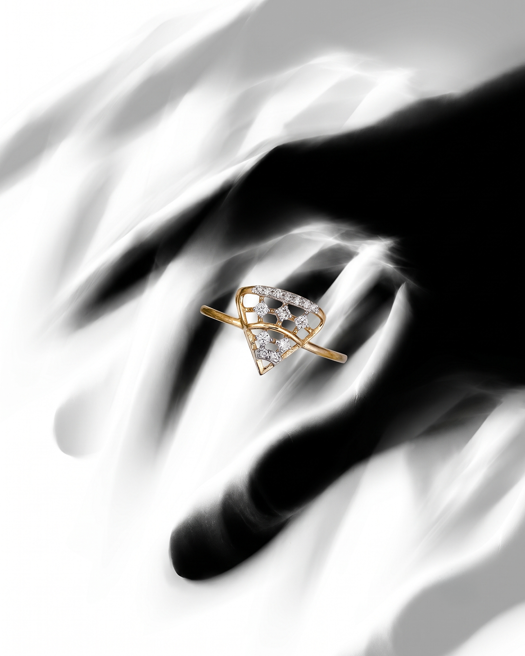 Diamond Shield Lattice Ring